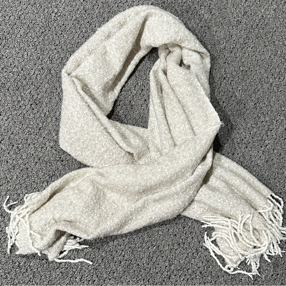 American Eagle Over-Sized Winter Scarf Extremely Soft